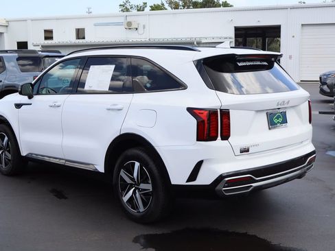 Used 2023 Kia Sorento S w/ Panoramic Sunroof Package FWD image 7