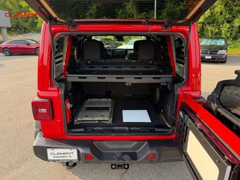 Used 2024 Jeep Wrangler Unlimited Sport AWD/4WD image 6