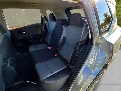 Used 2023 Nissan Rogue SV image 24