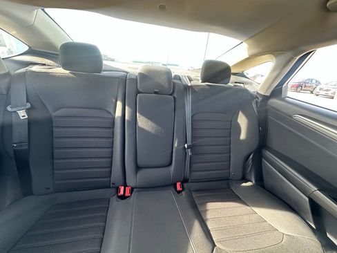 Used 2020 Ford Fusion SE image 22