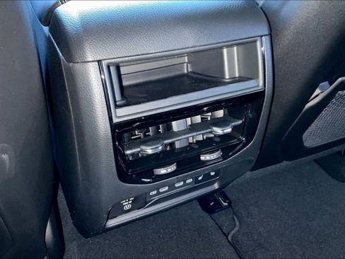 New 2026 Jeep Grand Cherokee Limited AWD/4WD image 17