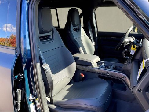New 2026 Land Rover Defender 110 OCTA AWD/4WD image 11