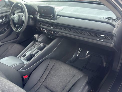 Used 2023 Honda Accord EX image 11