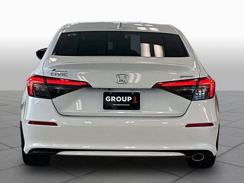 Used 2022 Honda Civic Sport image 4