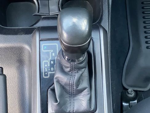 Used 2021 Toyota Tacoma TRD Sport AWD/4WD image 23