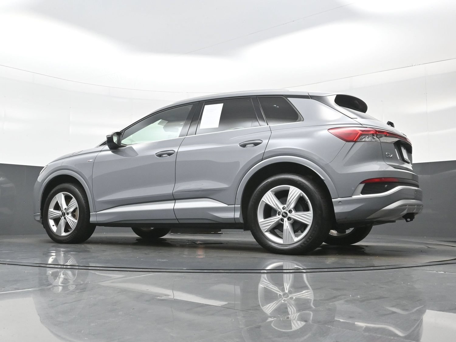 Used 2023 Audi Q4 e-tron Premium Plus w/ Premium Plus AWD/4WD image 29