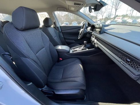 Certified 2025 Honda Accord LX image 31