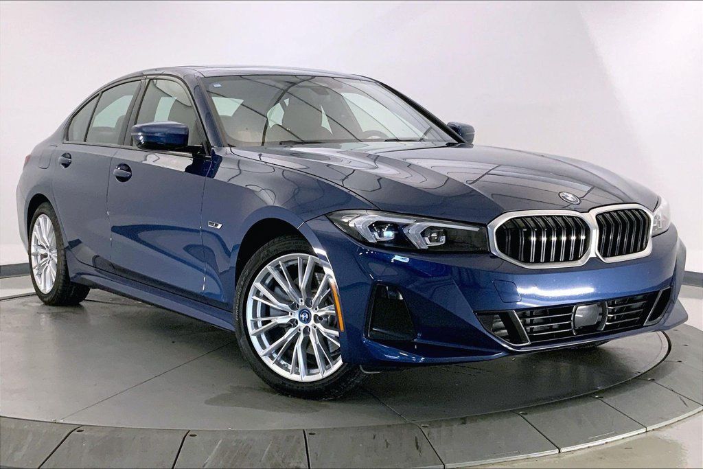 Used 2023 BMW 330e xDrive AWD/4WD image 1