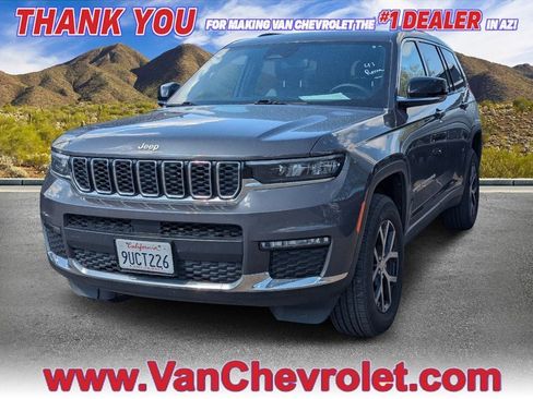 Used 2024 Jeep Grand Cherokee L Limited AWD/4WD image 1