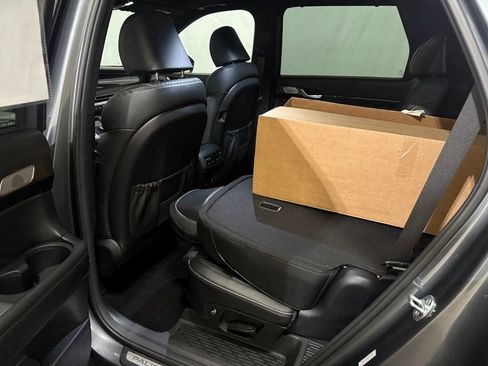 Used 2024 Hyundai Palisade Calligraphy image 24