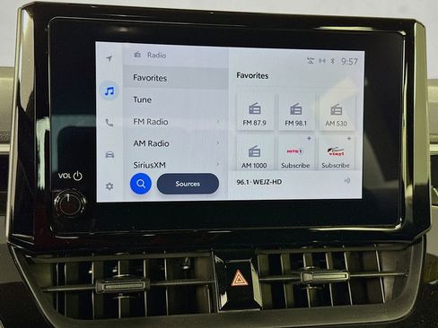 Used 2025 Toyota Corolla SE image 19