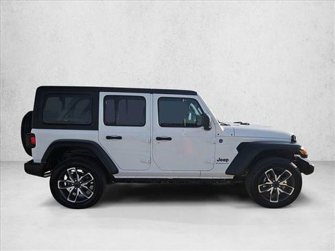 Used 2025 Jeep Wrangler Sport S image 4