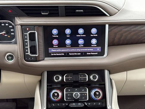 Used 2021 GMC Yukon Denali w/ Denali Ultimate Package AWD/4WD image 16