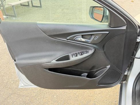 Used 2022 Chevrolet Malibu LT image 16