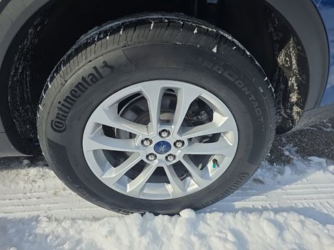 Used 2022 Ford Escape SE w/ Cold Weather Package image 10