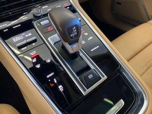 Used 2020 Porsche Panamera 4S w/ Premium Package image 29