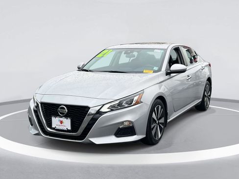 Certified 2021 Nissan Altima 2.5 SV w/ SV Premium Package image 4