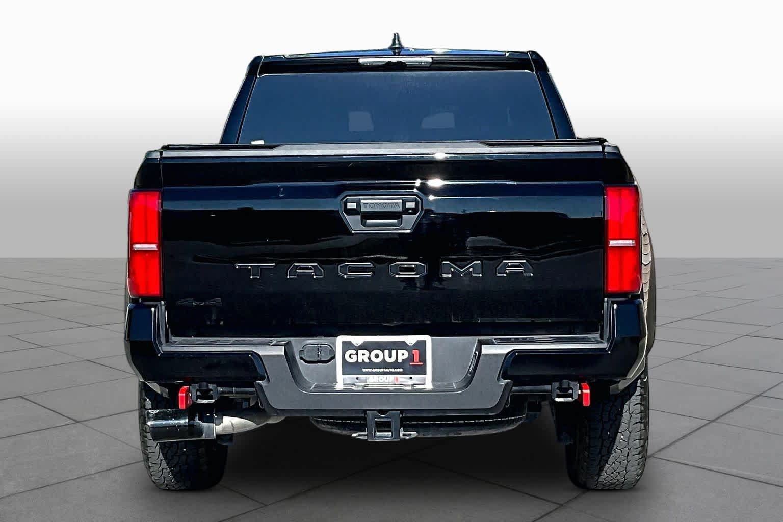 Used 2025 Toyota Tacoma TRD Off-Road AWD/4WD image 5