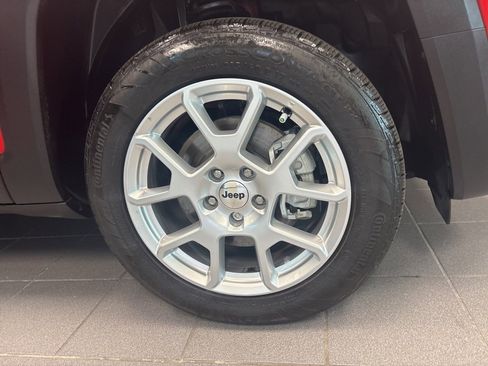 Used 2022 Jeep Renegade Latitude image 9