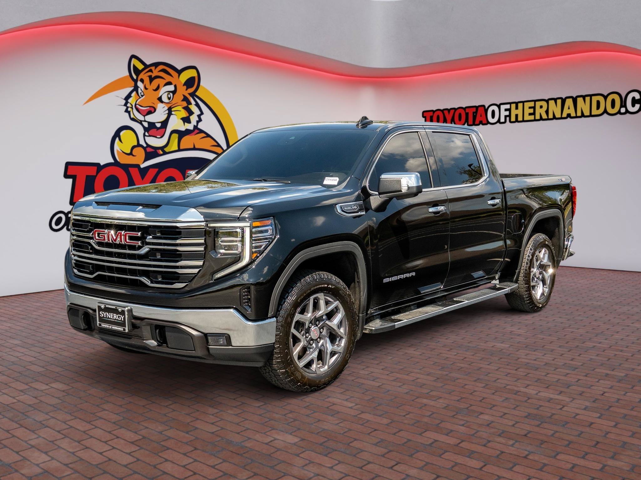 Used 2026 GMC Sierra 1500 SLT w/ SLT Convenience Package AWD/4WD image 1