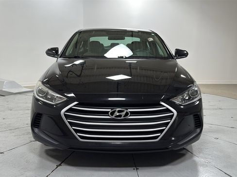Used 2017 Hyundai Elantra SE w/ Cargo Package image 2