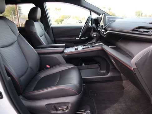 Used 2022 Toyota Sienna XSE image 19