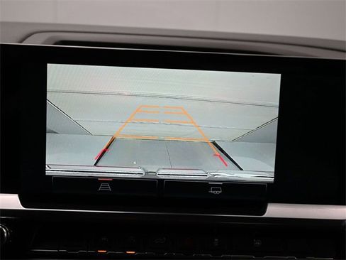 Used 2025 GMC Sierra 1500 Elevation image 17