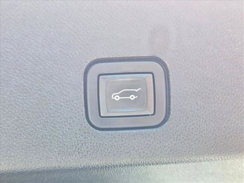 Used 2021 Cadillac XT6 Premium Luxury FWD image 7