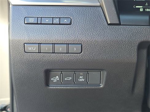 Used 2024 Lexus GX 550 image 25