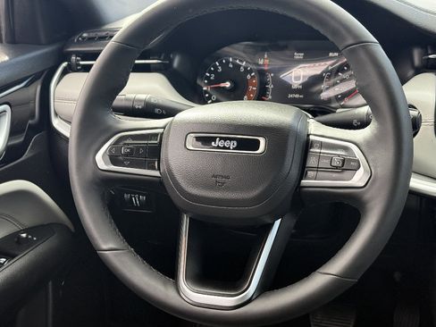Used 2025 Jeep Compass Limited AWD/4WD image 21