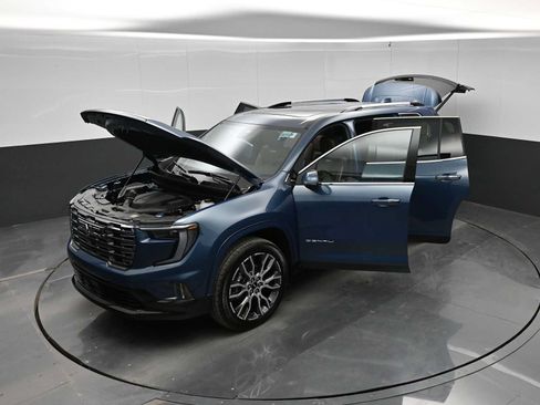 New 2026 GMC Acadia Denali Ultimate w/ LPO, Floor Liner Package AWD/4WD image 43