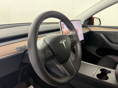 Used 2025 Tesla Model Y Long Range image 15