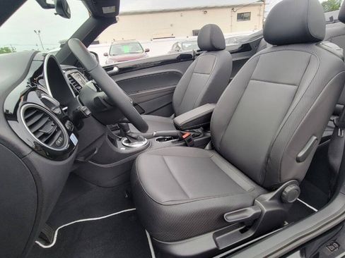 Used 2015 Volkswagen Beetle TDI FWD image 21