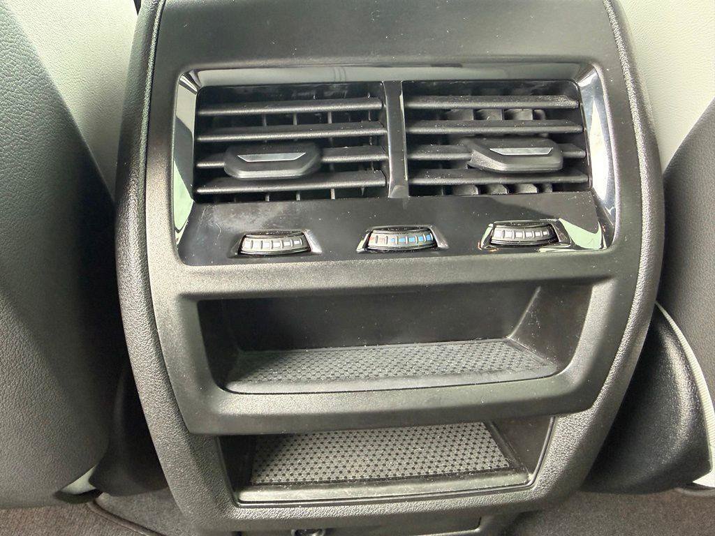 Used 2026 BMW X5 sDrive40i w/ Premium Package RWD image 15
