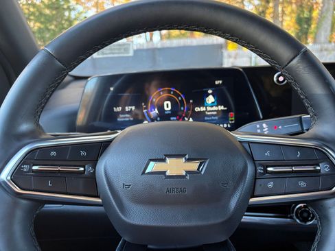 Used 2025 Chevrolet Equinox LT image 23