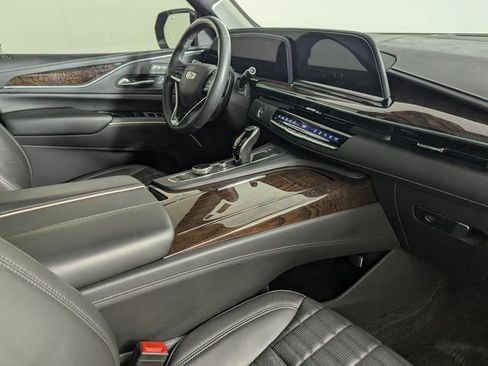 Used 2021 Cadillac Escalade Sport Platinum w/ LPO, ONYX Package image 24