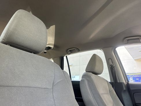 Used 2021 Honda Pilot EX image 26