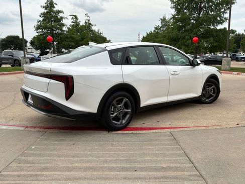 Used 2025 Kia K4 FWD image 6