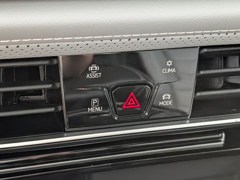 Certified 2024 Volkswagen Atlas Cross Sport SEL R-Line AWD/4WD image 29