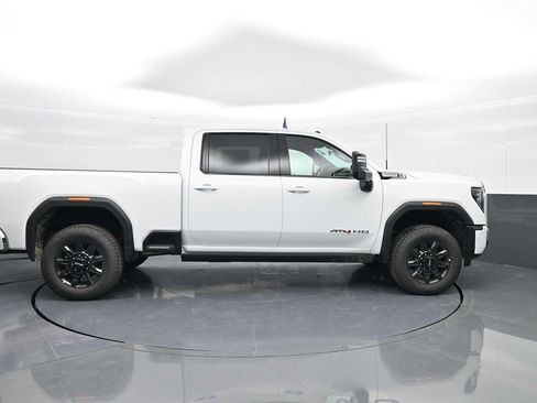 New 2025 GMC Sierra 2500 AT4 w/ AT4 Premium Plus Package image 9