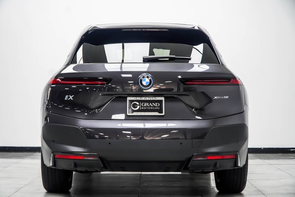 Used 2024 BMW iX xDrive50 w/ Convenience Package AWD/4WD image 14