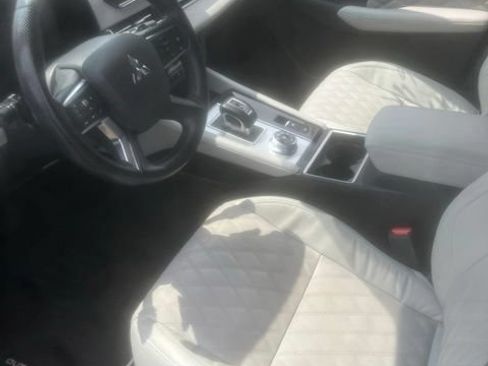 Used 2024 Mitsubishi Outlander SEL AWD/4WD image 11