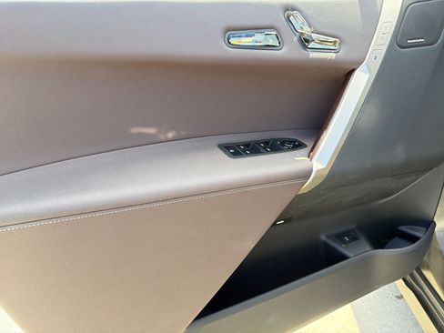 Used 2023 BMW iX xDrive50 w/ Premium Package image 12