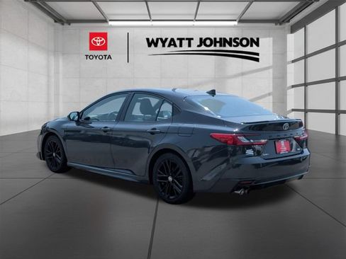 Used 2025 Toyota Camry SE FWD image 3