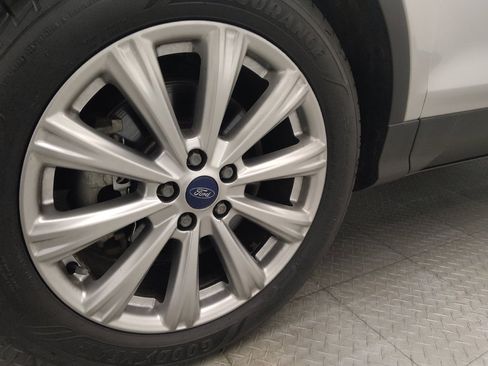 Used 2017 Ford Escape Titanium FWD image 31