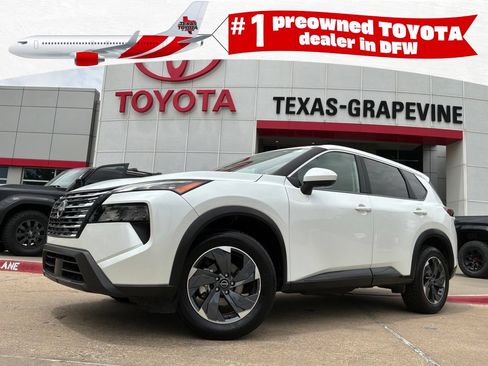 Used 2025 Nissan Rogue SV FWD image 1