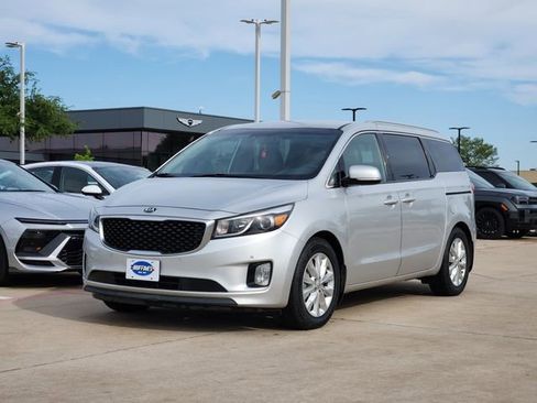 Used 2017 Kia Sedona EX FWD image 2