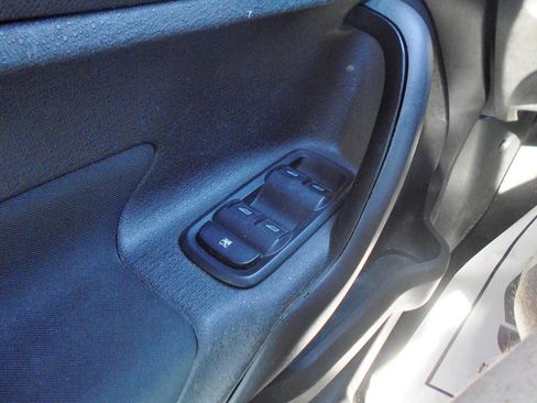 Used 2015 Ford Fiesta SE image 17