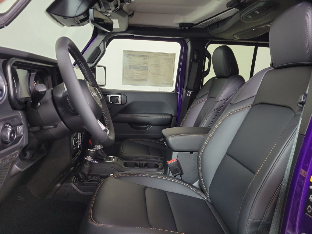 New 2026 Jeep Wrangler Unlimited Sahara w/ Technology Group AWD/4WD image 12