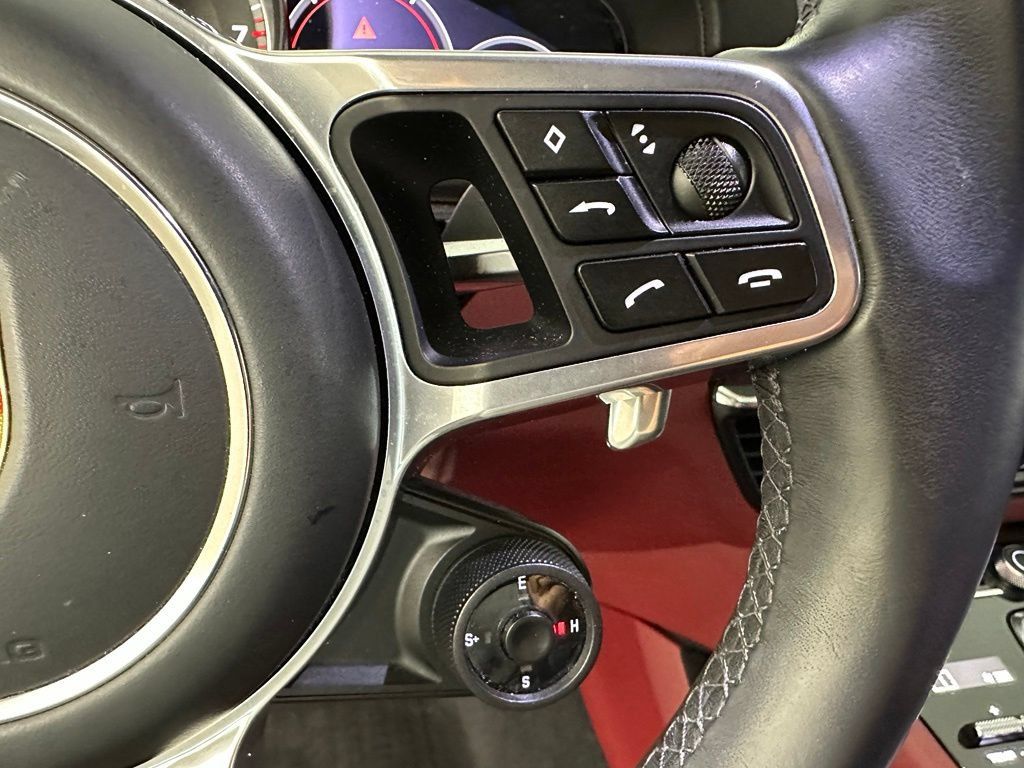 Certified 2023 Porsche Cayenne Coupe AWD/4WD image 24